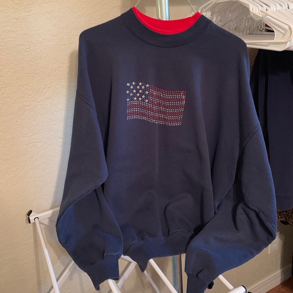 Vintage🇺🇸 navy bedazzle American flag sweatshirt - Picture 3 of 5